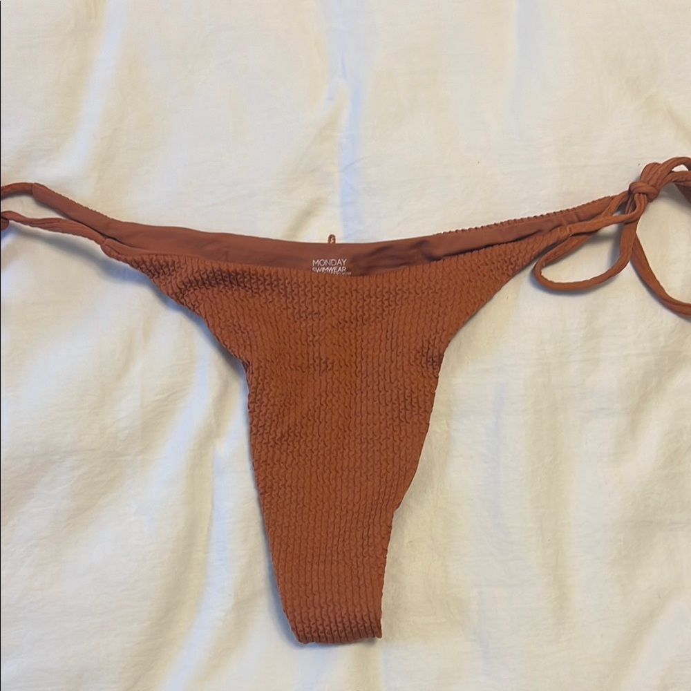 Monday Swimwear Palma Bottom Clay Crinkle size large